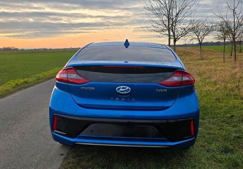 Gebraucht Hyundai Ioniq 140 PS (102 kW) 2017 Blau Kleinwagen