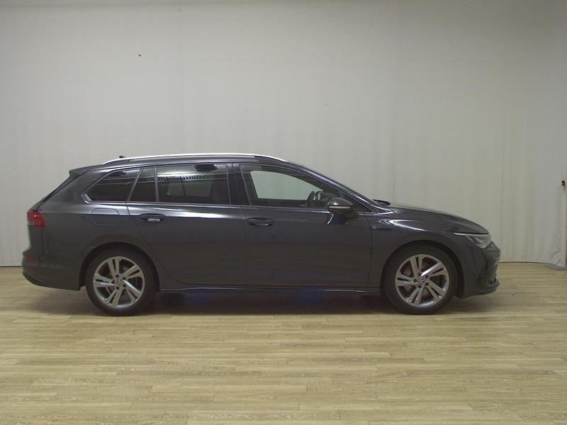 Grau Gebraucht 2021 VW Golf VIII R-line Limousine | 16.980 € (Superpreis) - Bild 1/4
