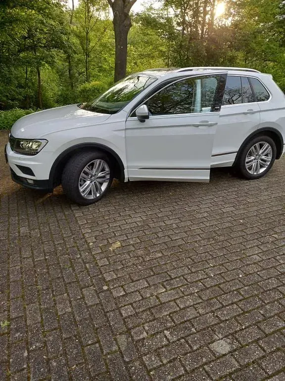 Gebraucht VW Tiguan Sound 150 PS (110 kW) 2017 Weiß SUV