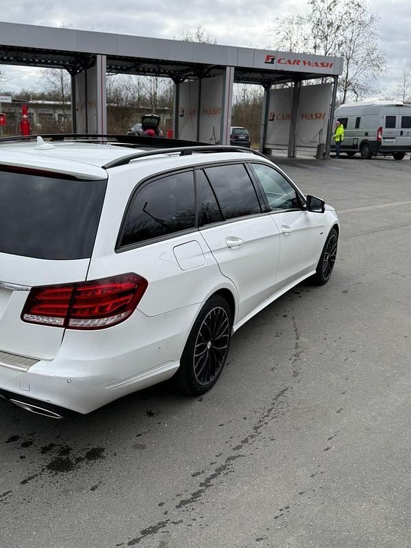 Gebraucht Mercedes E350 Avantgarde 258 PS (189 kW) 2015 Weiß Kombi