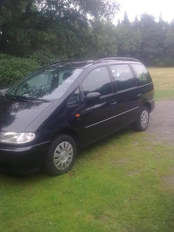 Gebraucht VW Sharan 116 PS (85 kW) 1997 Schwarz metallic Van / Kleinbus