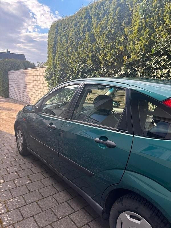 Second-hand Ford Focus 101 CP (74 kW) 2002 Berlinǎ
