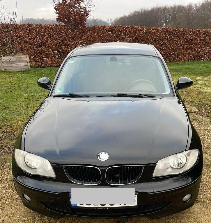 Schwarz Gebraucht 2005 BMW 120 Kleinwagen | 2.000 € (Guter Preis) - Bild 1/4