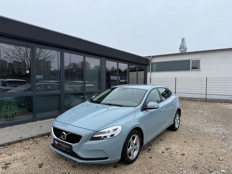 Gebraucht Volvo V40 Kinetic 122 PS (89 kW) 2018 Blau Limousine
