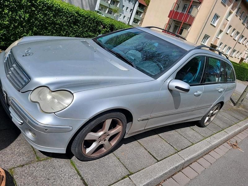 Second-hand Mercedes C180 143 CP (105 kW) 2004 Argintiu Break