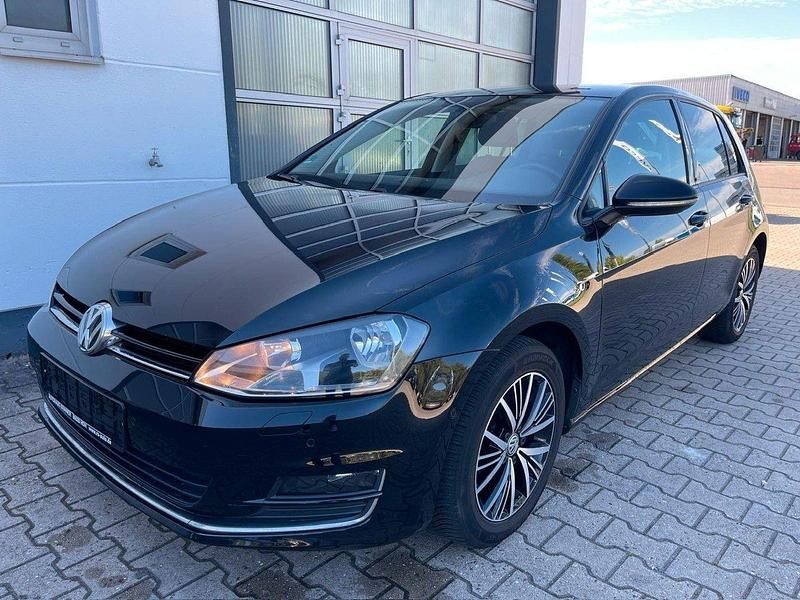 Schwarz Gebraucht 2016 VW Golf VII Allstar Kleinwagen | 12.490 € (Fairer Preis) - Bild 1/4