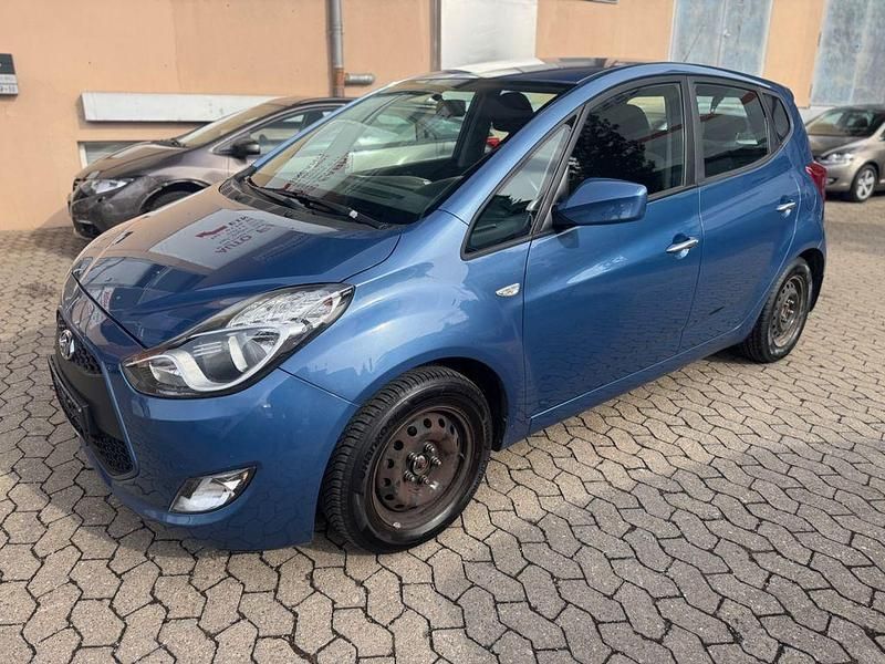 Gebraucht Hyundai ix20 125 PS (91 kW) 2016 Blau Kleinwagen