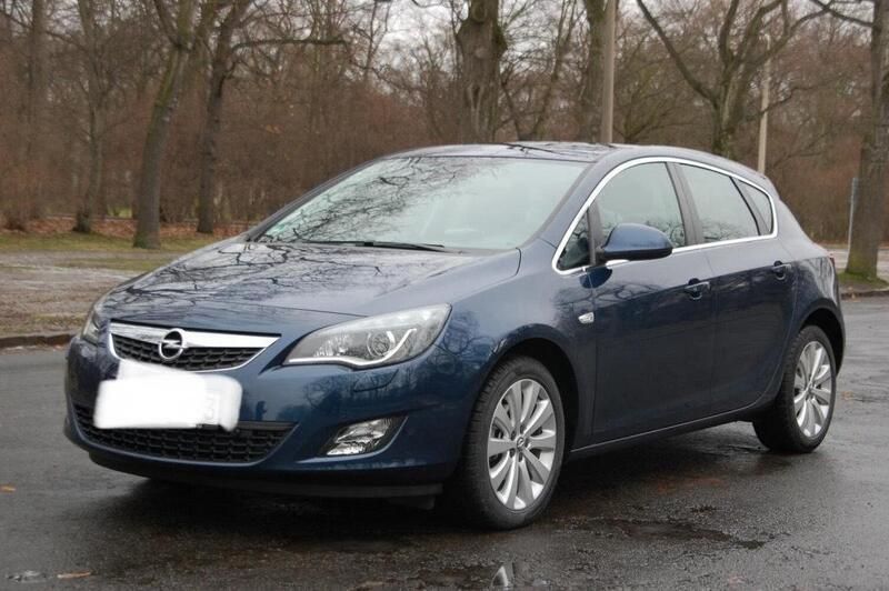 Blau Gebraucht 2011 Opel Astra Limousine | 4.999 € (Fairer Preis) - Bild 1/4