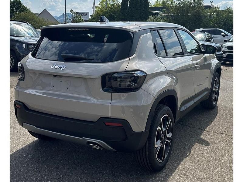 Neu Jeep Avenger Summit 110 PS (80 kW) 2025 Grau SUV