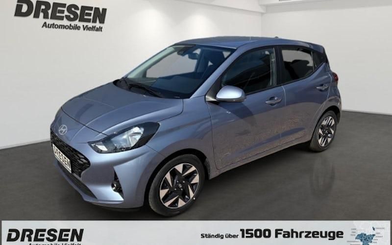 Blau Neu 2025 Hyundai i10 Trend Kleinwagen | 18.190 € (Fairer Preis) - Bild 1/4