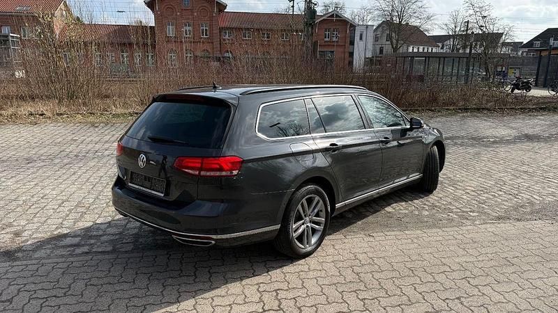 Gebraucht VW Passat Comfortline 190 PS (139 kW) 2018 Grau Kombi