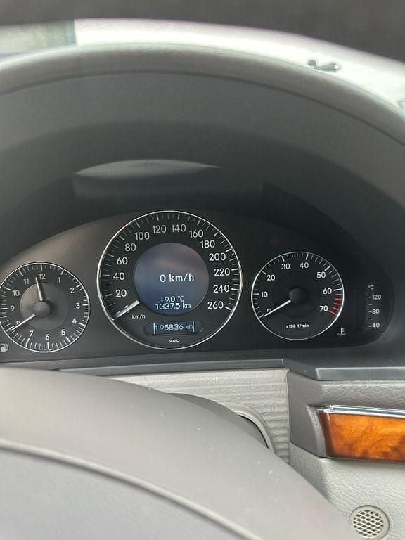 Gebraucht Mercedes E320 Elegance 224 PS (164 kW) 2002 Silber Limousine