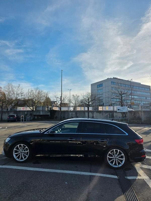 Gebraucht Audi A4 Ambiente 231 PS (169 kW) 2019 Schwarz Kombi