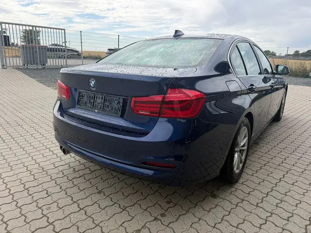 Gebraucht BMW 320 190 PS (139 kW) 2018 Blau Limousine