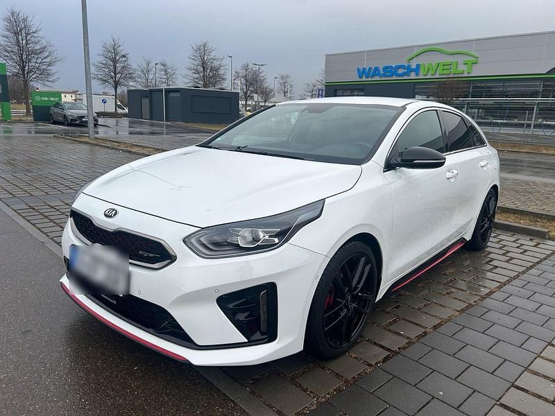 Weiß Gebraucht 2019 Kia ProCeed GT Coupé | 19.300 € (Fairer Preis) - Bild 1/4