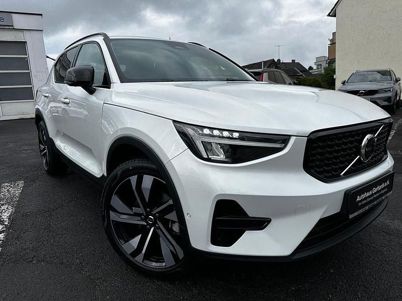 Gebraucht Volvo XC40 Plus 163 PS (119 kW) 2024 Weiß SUV