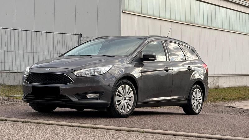 Gebraucht Ford Focus 125 PS (91 kW) 2017 Grau Kombi