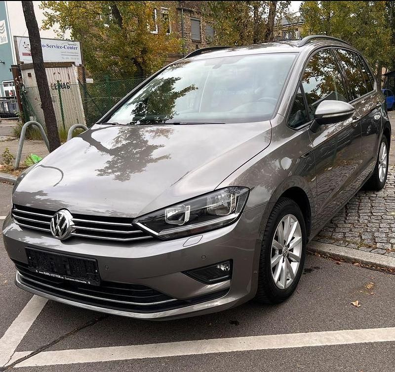 Beige Gebraucht 2015 VW Golf Sportsvan LOUNGE Van / Kleinbus | 10.999 € (Fairer Preis) - Bild 1/4