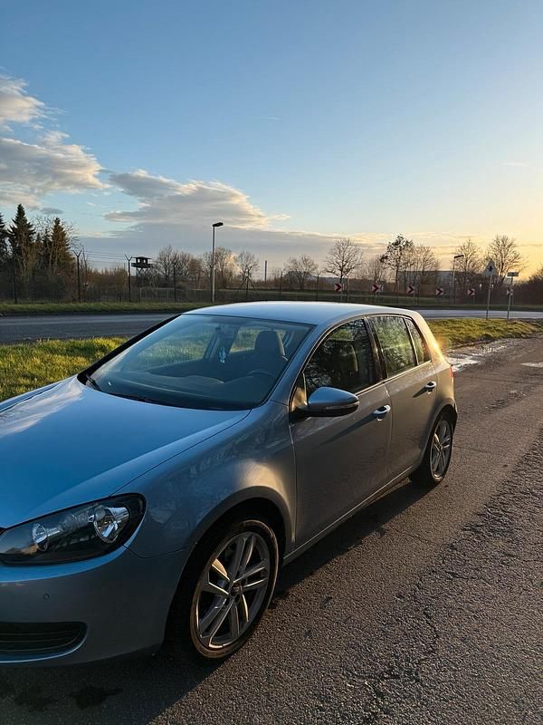Gebraucht VW Golf VI 80 PS (58 kW) 2009 Blau Kleinwagen