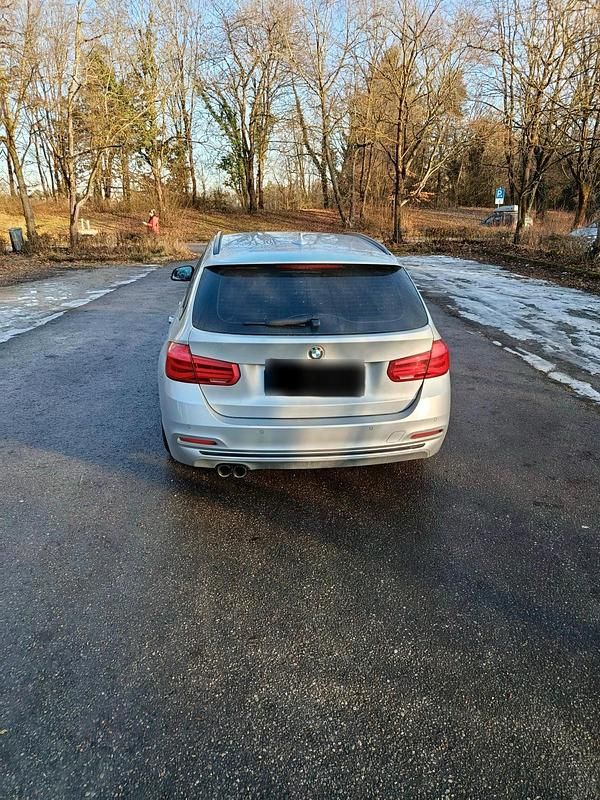 Gebraucht BMW 320 190 PS (139 kW) 2017 Silber Kombi