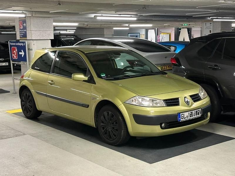 Andere farben Gebraucht 2005 Renault Mégane II Kleinwagen | 2.000 € - Bild 1/3