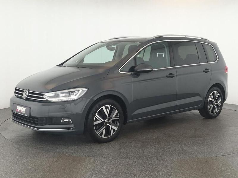 Gebraucht VW Touran Highline 150 PS (110 kW) 2025 Delfingrau Van / Kleinbus