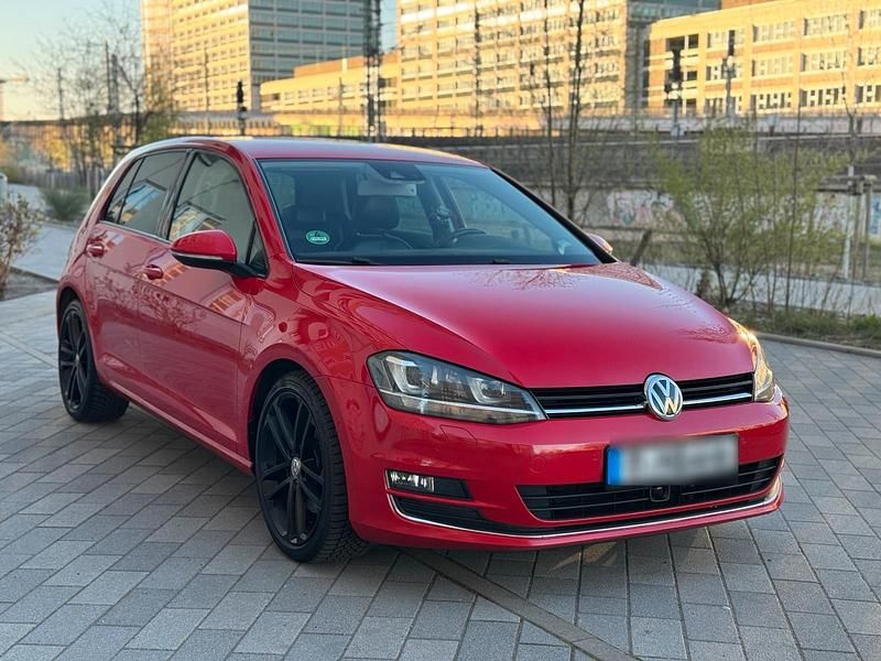Gebraucht VW Golf VII 140 PS (102 kW) 2013 Rot Limousine