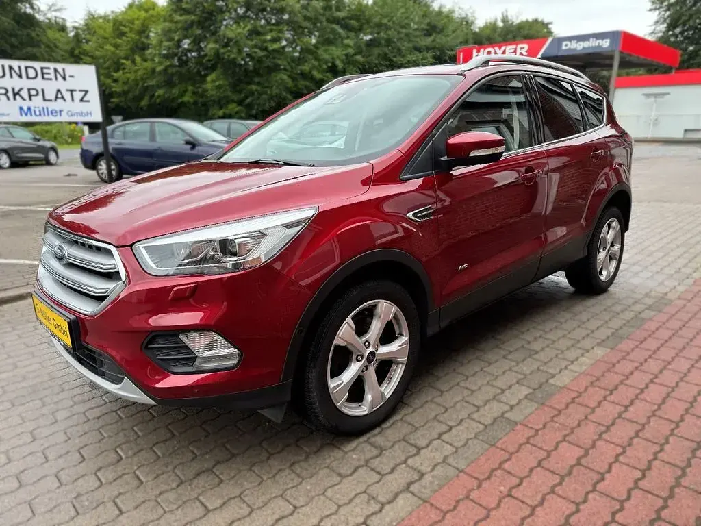 Gebraucht Ford Kuga Titanium 179 PS (131 kW) 2018 Rot SUV