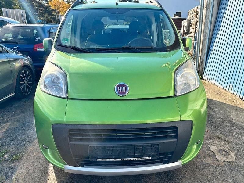 Grün Gebraucht 2015 Fiat Qubo Trekking Van / Kleinbus | 6.000 € (Fairer Preis) - Bild 1/4