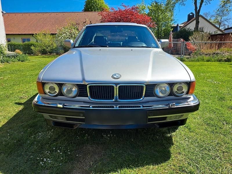 Second-hand BMW 740 286 CP (210 kW) 1992 Argintiu Berlinǎ