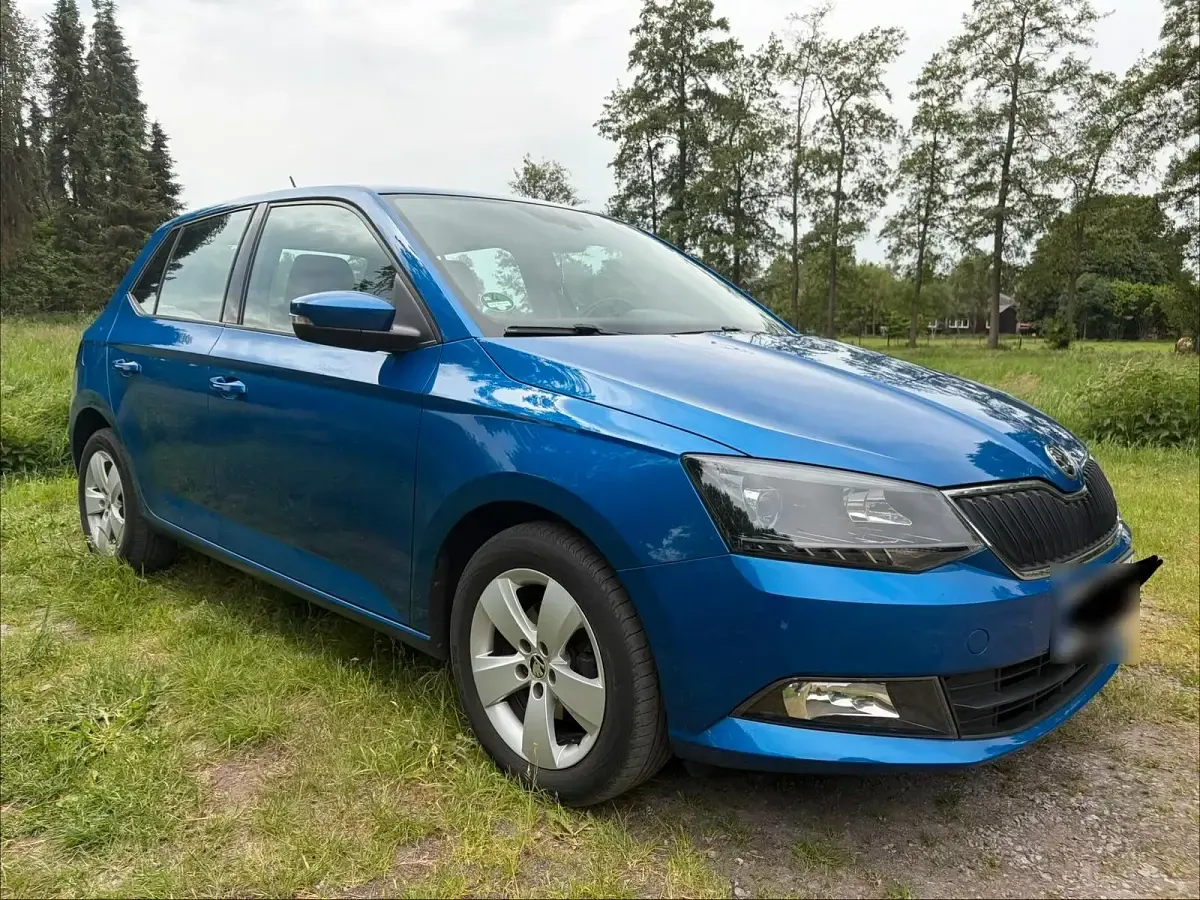 Gebraucht Skoda Fabia 90 PS (66 kW) 2016 Blau Limousine