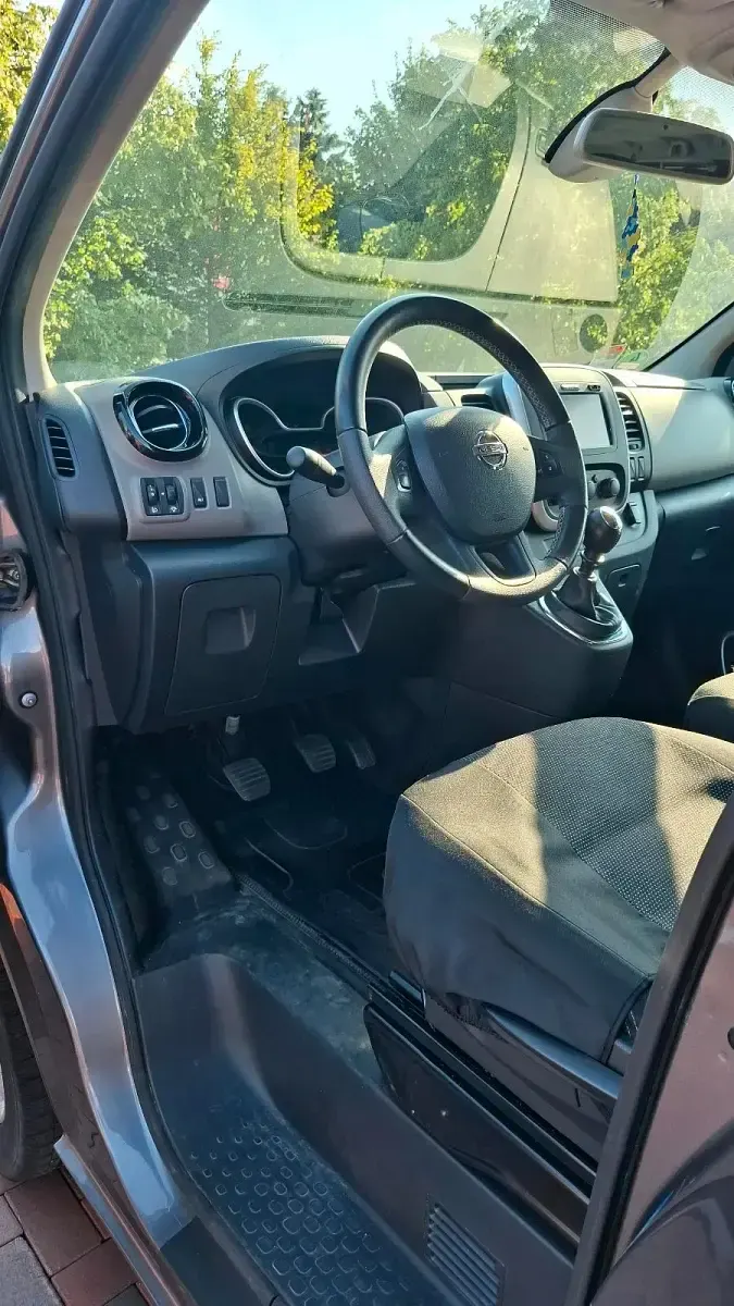 Gebraucht Nissan NV300 145 PS (106 kW) 2018 Grau Van