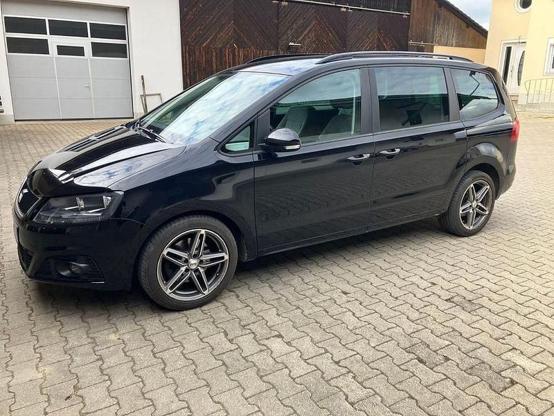 Second-hand Seat Alhambra 140 CP (102 kW) 2013 Negru Monovolum