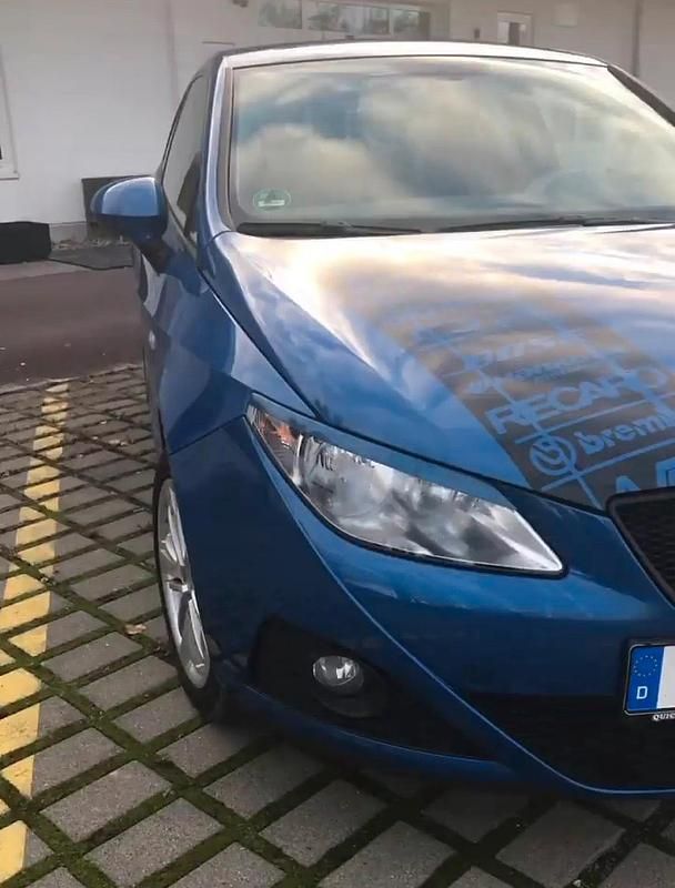 Blau Gebraucht 2010 Seat Ibiza Limousine | 3.000 € - Bild 1/4