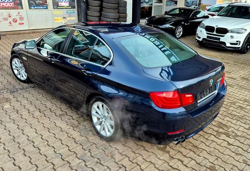 Gebraucht BMW 523 204 PS (150 kW) 2010 Blau Limousine