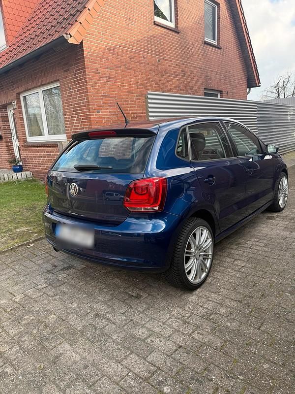 Gebraucht VW Polo 90 PS (66 kW) 2012 Blau Kleinwagen