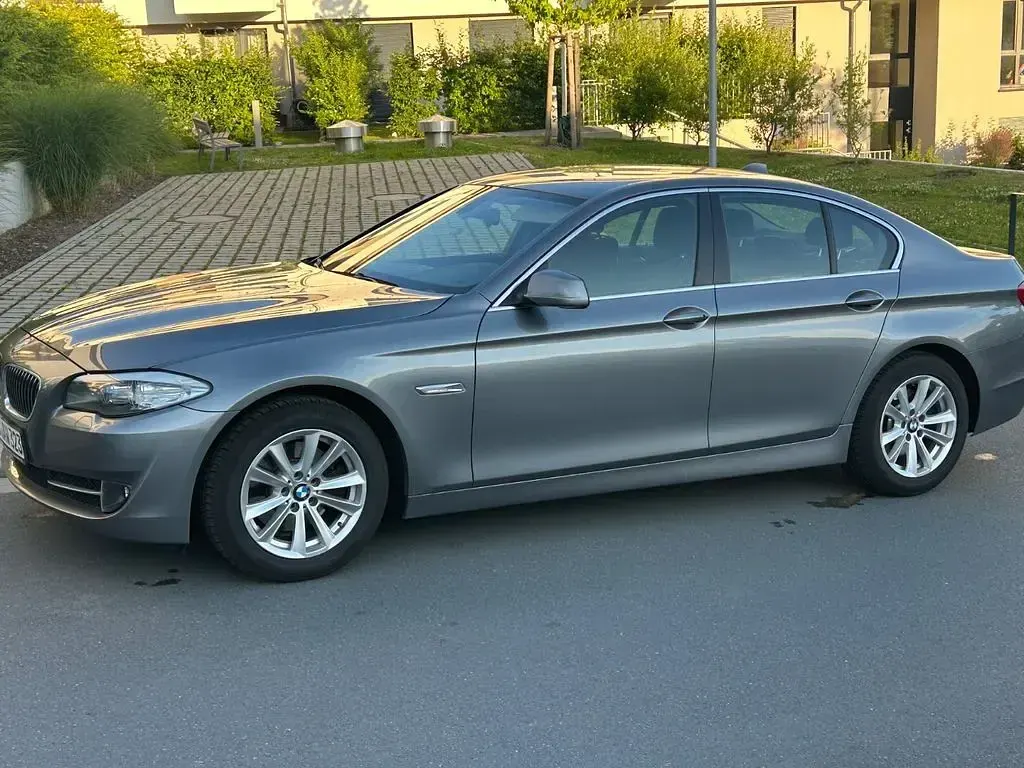 Gebraucht BMW 523 204 PS (150 kW) 2011 Grau Limousine