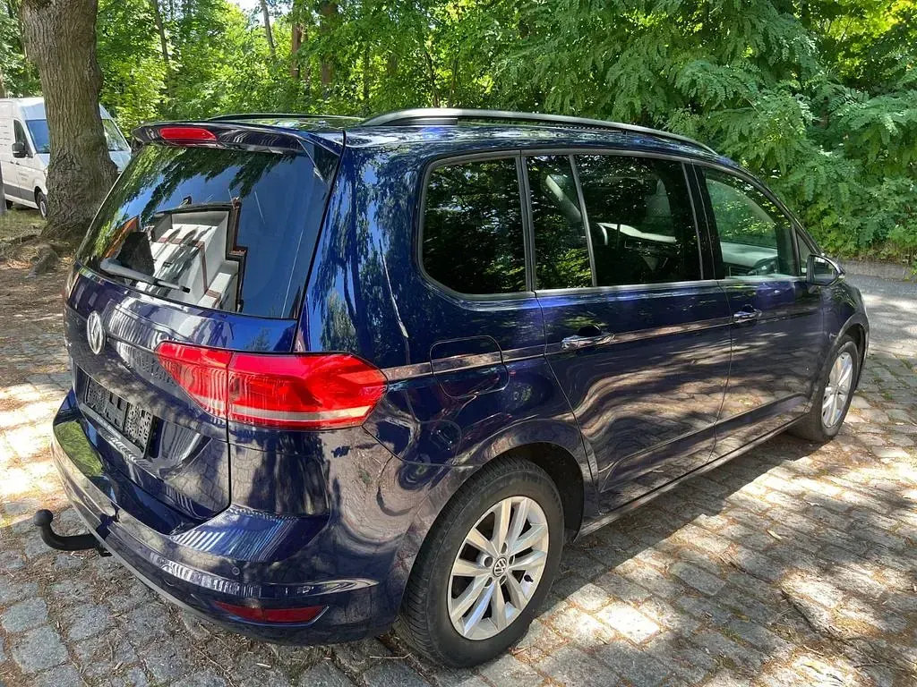 Gebraucht VW Touran 110 PS (80 kW) 2016 Blau Van / Kleinbus