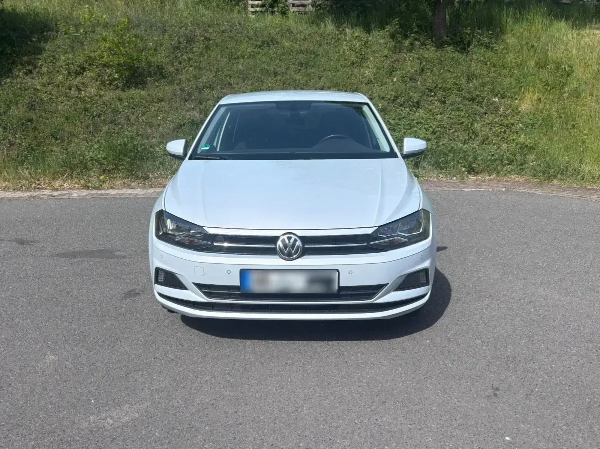 Gebraucht VW Polo Comfortline 95 PS (69 kW) 2018 Weiß Kleinwagen