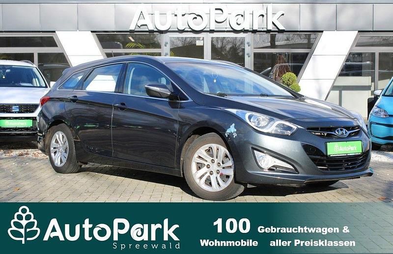 Grau Gebraucht 2014 Hyundai i40 Edition Kombi | 5.799 € (Fairer Preis) - Bild 1/3