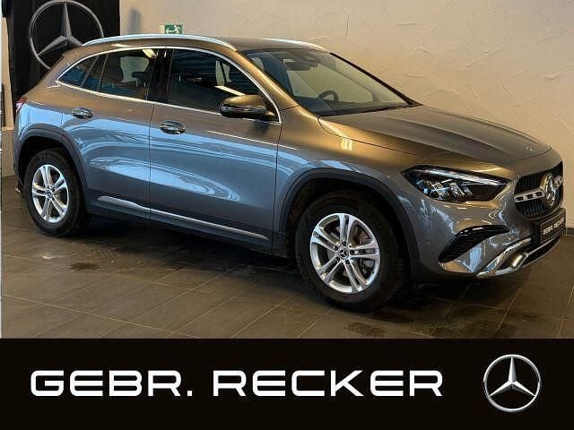 Grau Gebraucht 2024 Mercedes GLA200 Advanced SUV | 35.950 € (Superpreis) - Bild 1/4