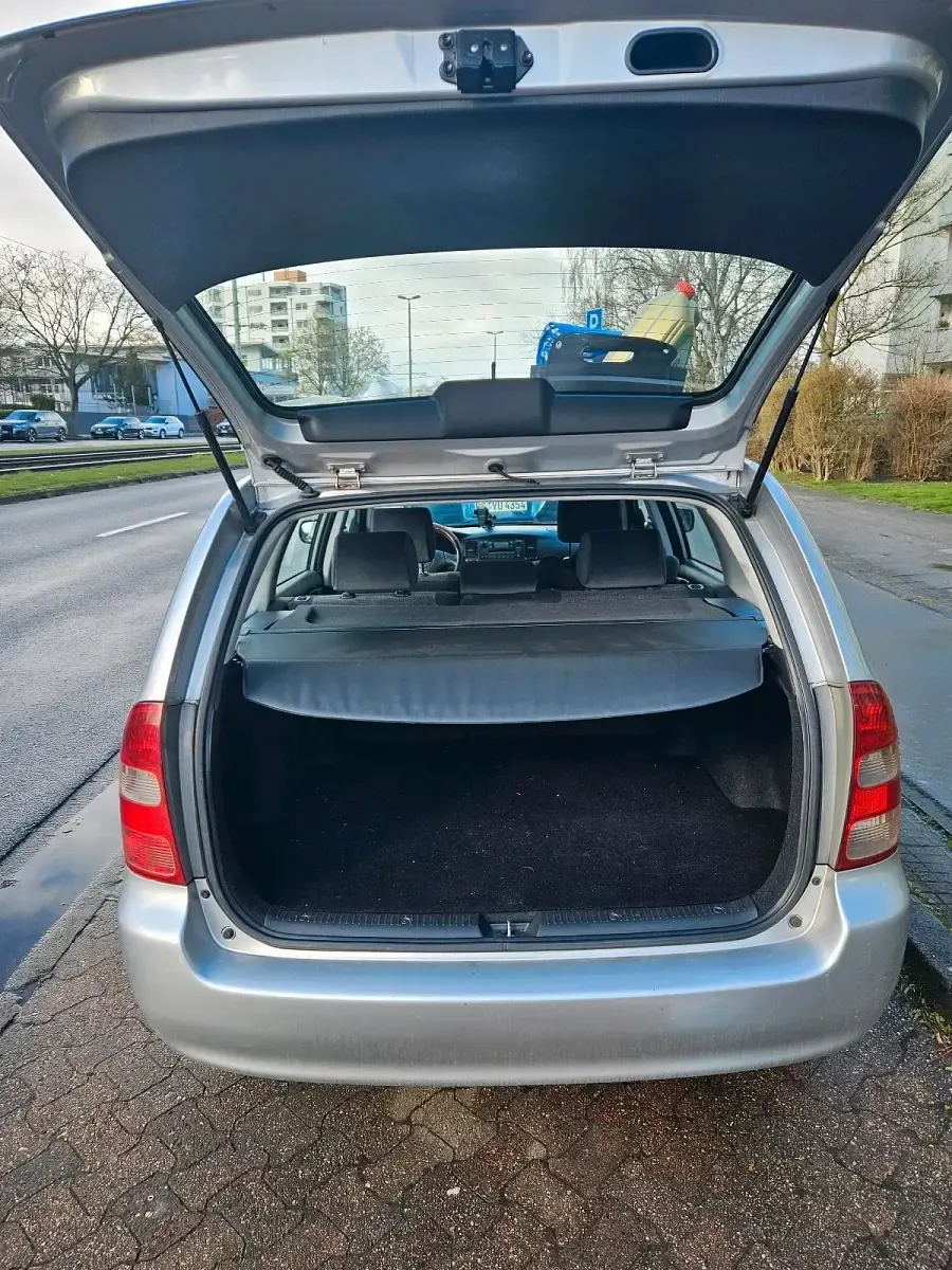 Occasion Toyota Corolla 110 ch (80 kW) 2004 Gris Break