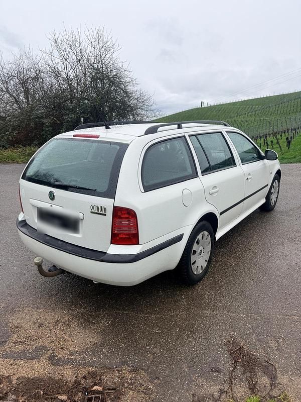 Gebraucht Skoda Octavia 102 PS (75 kW) 2009 Weiß Kombi