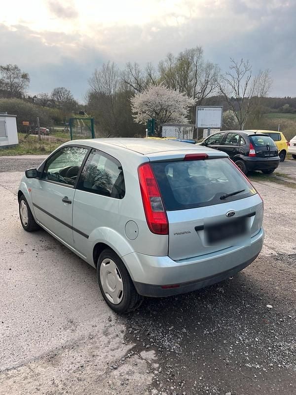 Second-hand Ford Fiesta 75 CP (55 kW) 2003 Gri Hatchback