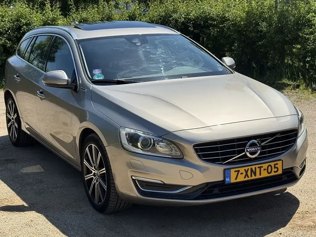 Gebraucht Volvo V60 Summum 215 PS (158 kW) 2014 Braun Kombi