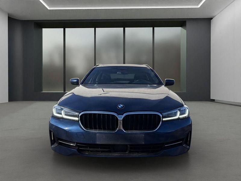 Gebraucht BMW 520 Performance 190 PS (139 kW) 2022 Blau Limousine