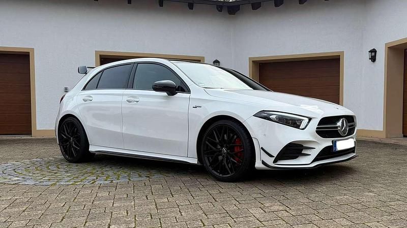 Weiß Gebraucht 2022 Mercedes A35 AMG AMG Kleinwagen | 39.900 € (Fairer Preis) - Bild 1/4