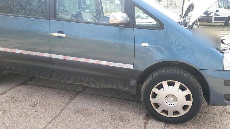 Gebraucht VW Sharan 141 PS (103 kW) 2003 Blau Van / Kleinbus