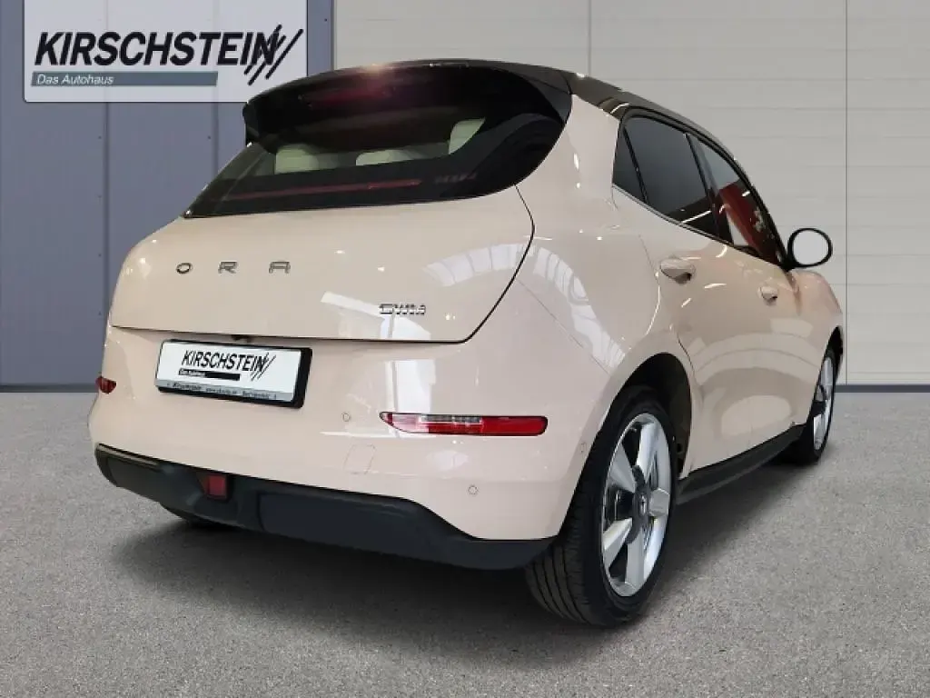 Gebraucht Ora Funky Cat 400 Pro 125 kW (171 PS) 2025 Galaxy beige / brown solid Kleinwagen