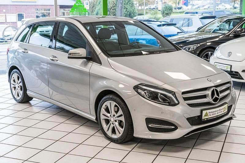 Polarsilber metalliclack Gebraucht 2015 Mercedes B180 Van / Kleinbus | 16.250 € (Etwas zu teuer) - Bild 1/4
